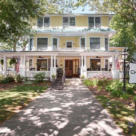 The Charleston Inn Hendersonville Nc Exterior photo