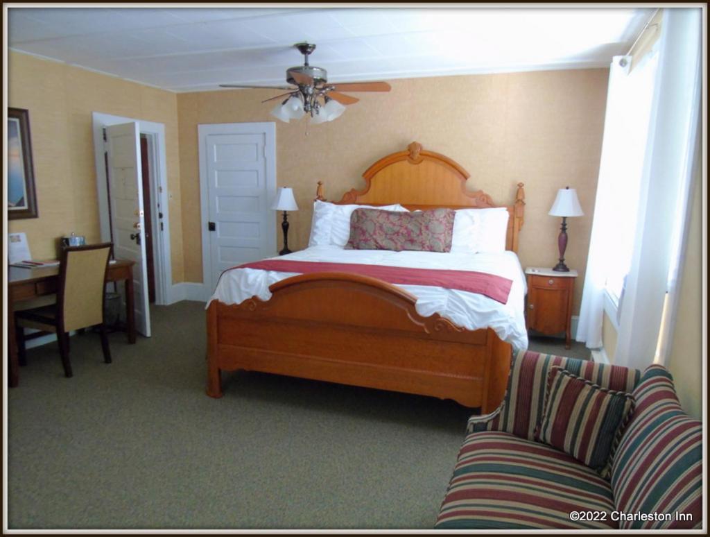 The Charleston Inn Hendersonville Nc Exterior photo